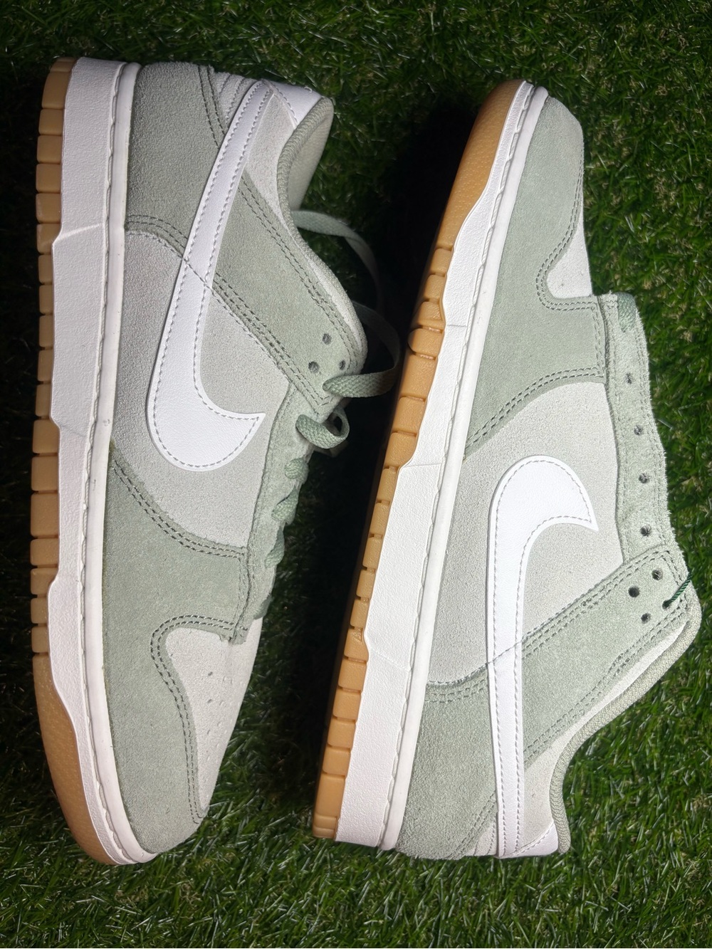Nike dunk low retro - Sage Green/White/Gum size: 10 men